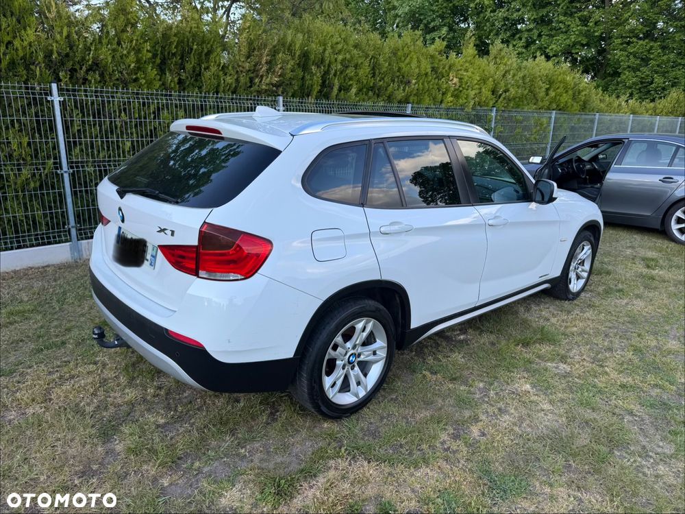 BMW X1 xDrive18d - 12