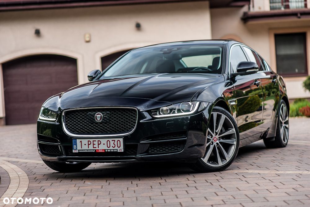 Jaguar XE 2.0 T Prestige - 2