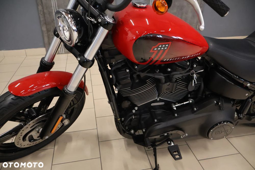 Harley-Davidson Dyna Street Bob - 13