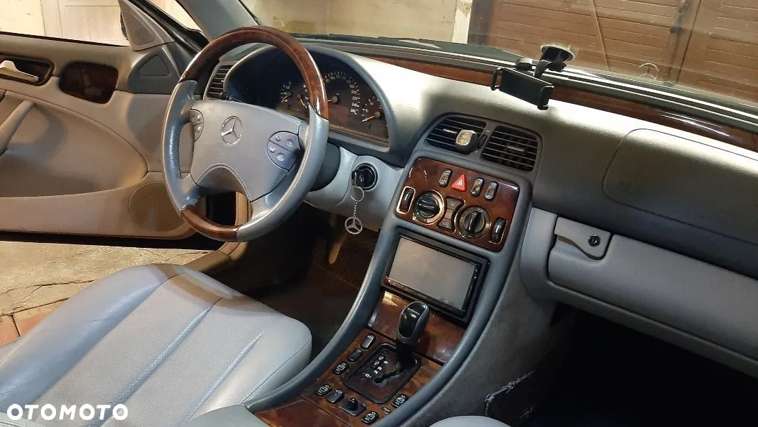 Mercedes-Benz CLK - 3