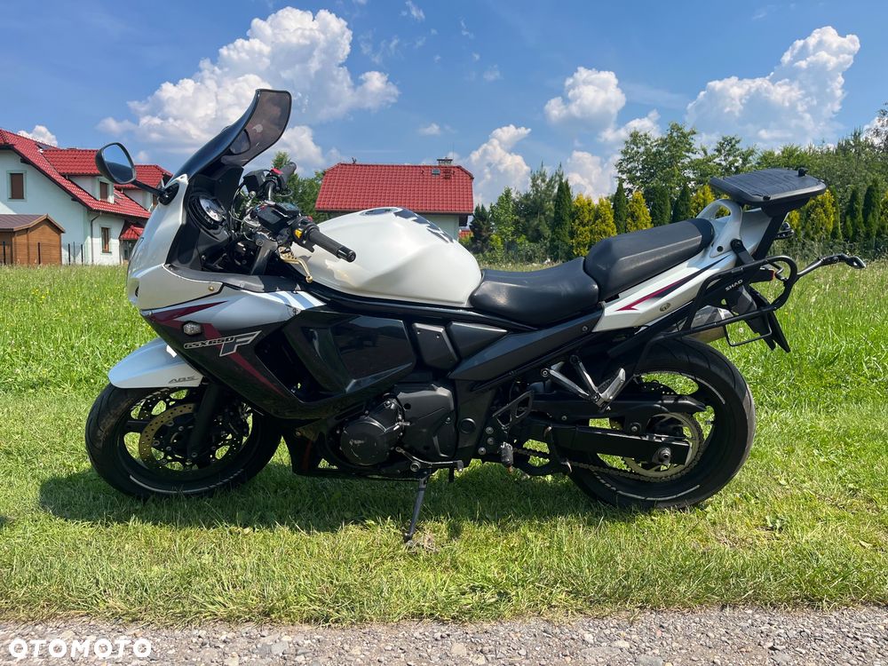 Suzuki GSX - 2