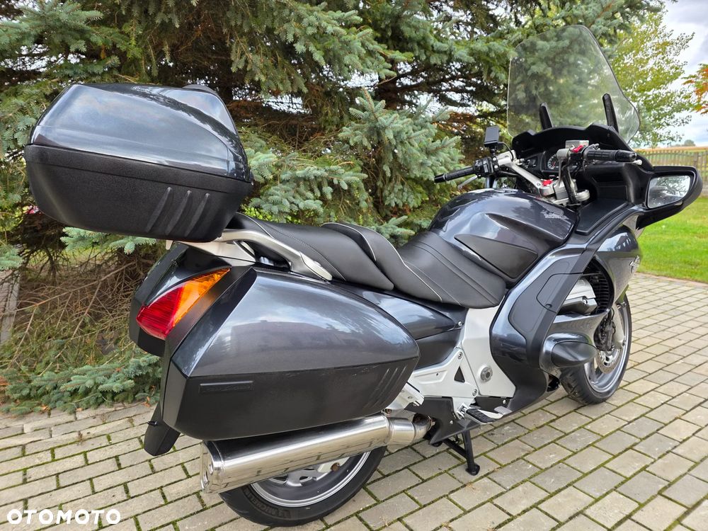 Honda ST - 16
