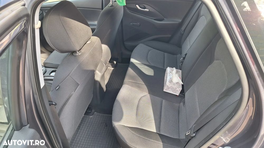 Hyundai i30 1.4 100CP 5DR M/T Comfort - 6