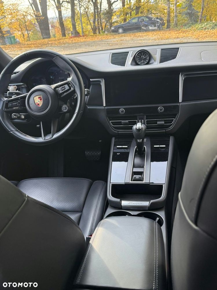 Porsche Macan T - 6