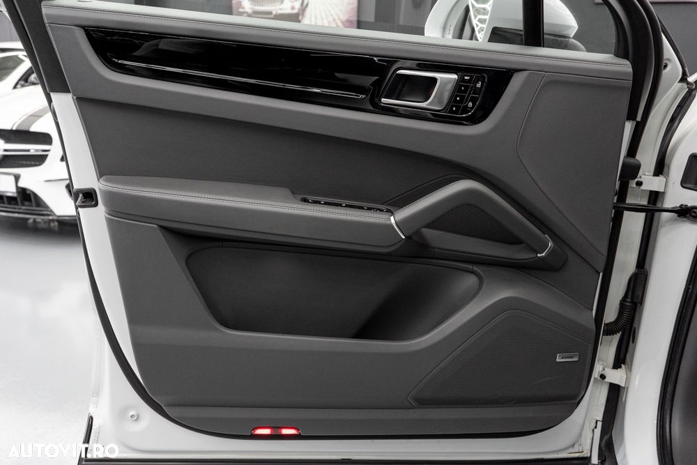 Porsche Cayenne Coupe Tiptronic S - 39