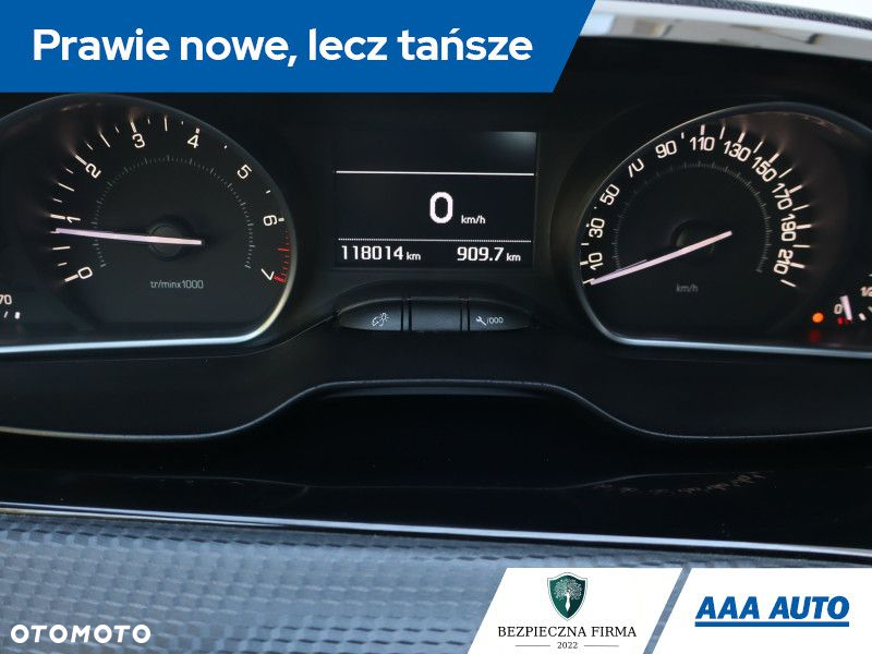 Peugeot 208 - 12