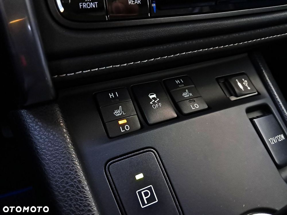 Toyota Auris - 22
