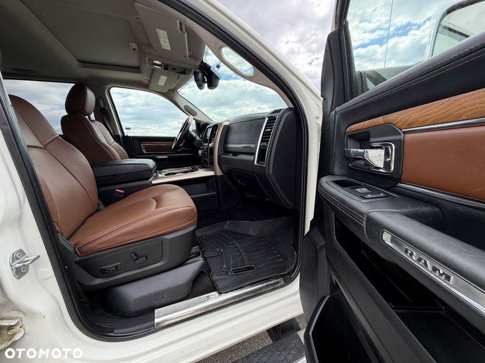 RAM 1500 5.7 Crew Cab Shortbed Limited Black - 26