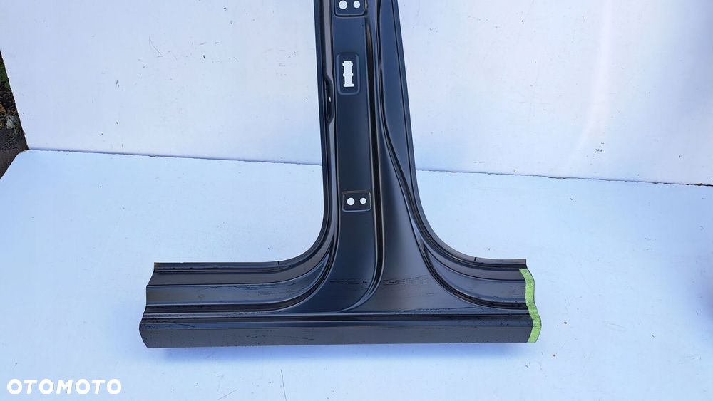 Próg słupek poszycie prawe VW Touran 5TA - 5