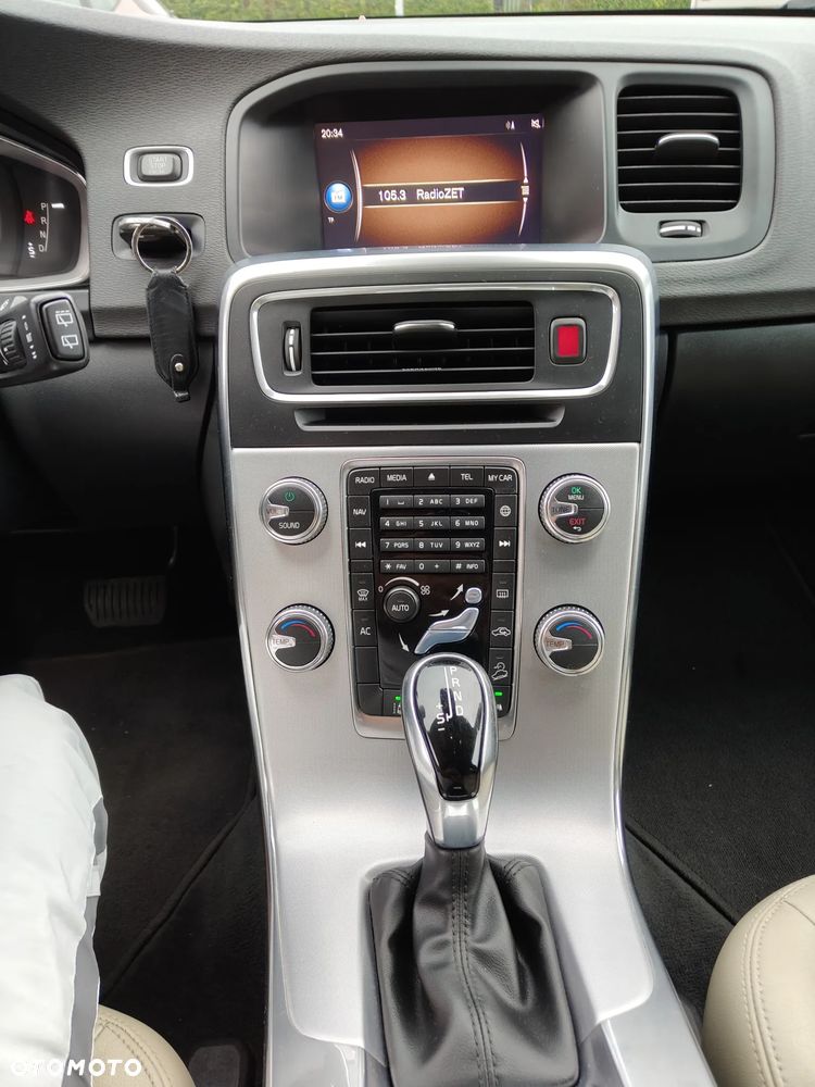 Volvo V60 Cross Country T5 AWD Momentum - 5