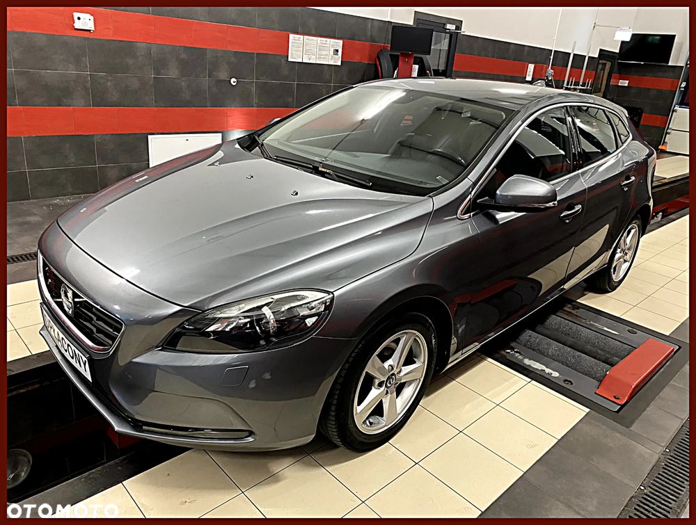 Volvo V40 D2 Summum - 1