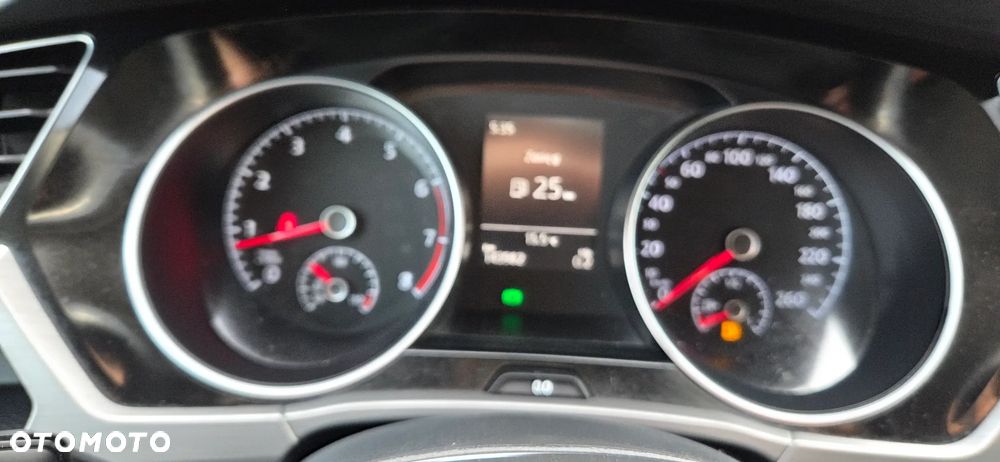 Volkswagen Touran - 16