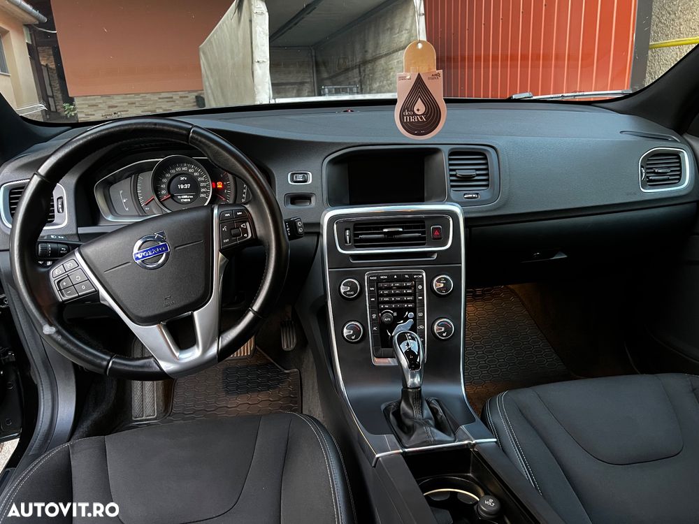 Volvo V60 Cross Country D3 Geartronic Summum - 9