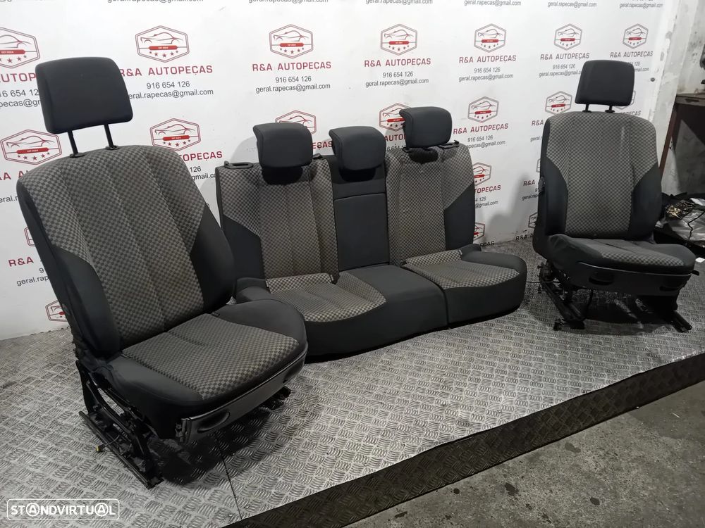 Conjunto de Bancos Renault Megane II em Tecido Original - 2
