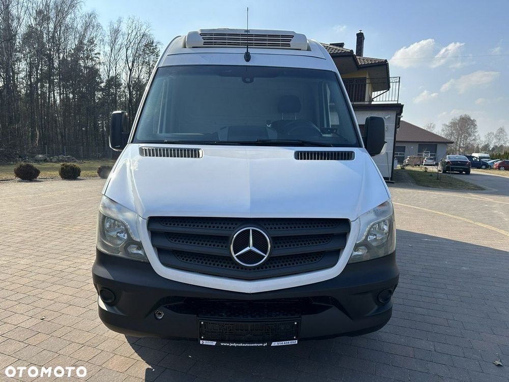 Mercedes-Benz Sprinter - 2