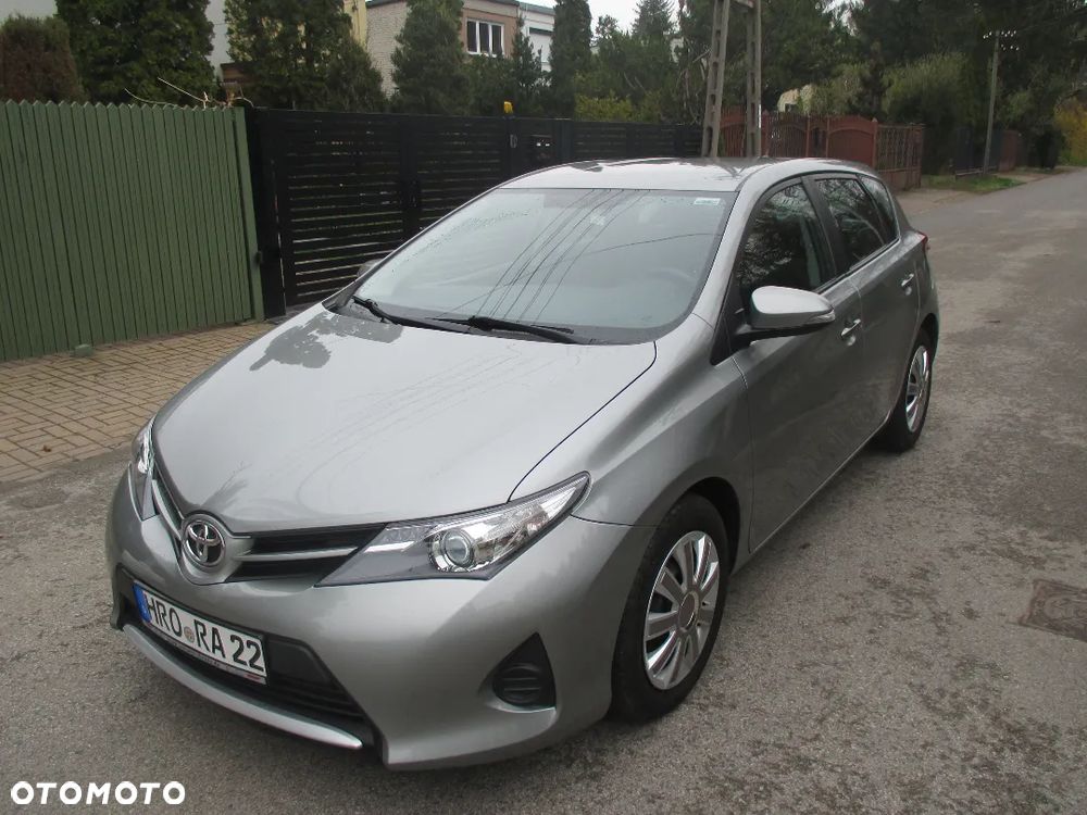 Toyota Auris 1.33 Dual-VVT-i - 1