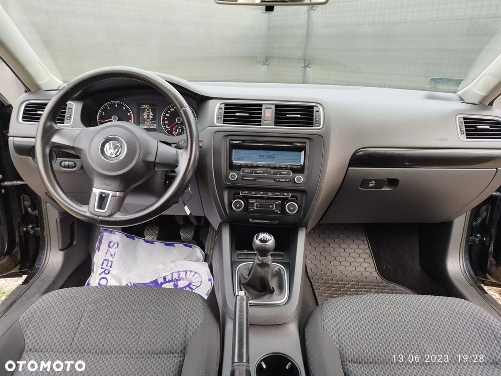 Volkswagen Jetta 1.2 TSI Comfortline - 12