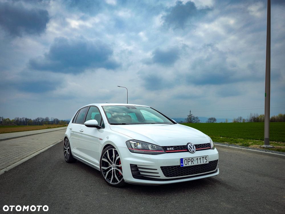 Volkswagen Golf GTI Performance BlueMotion Technology DSG - 1