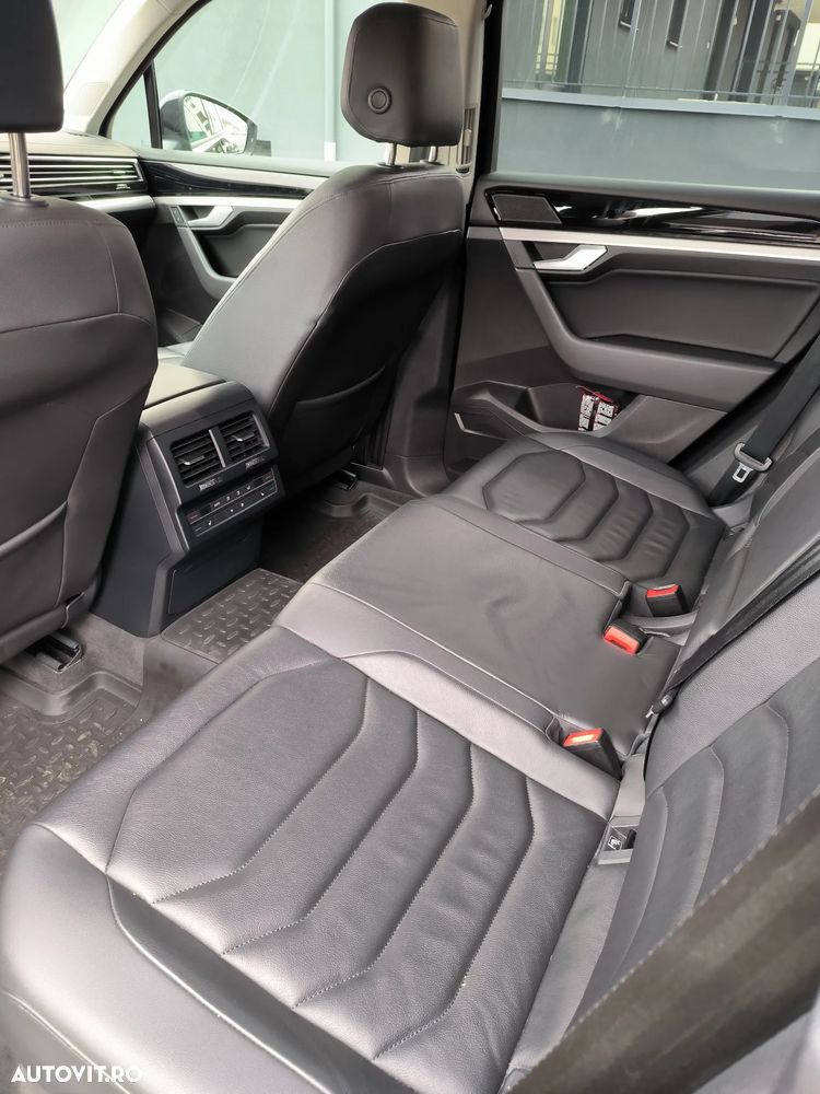 Volkswagen Touareg - 15