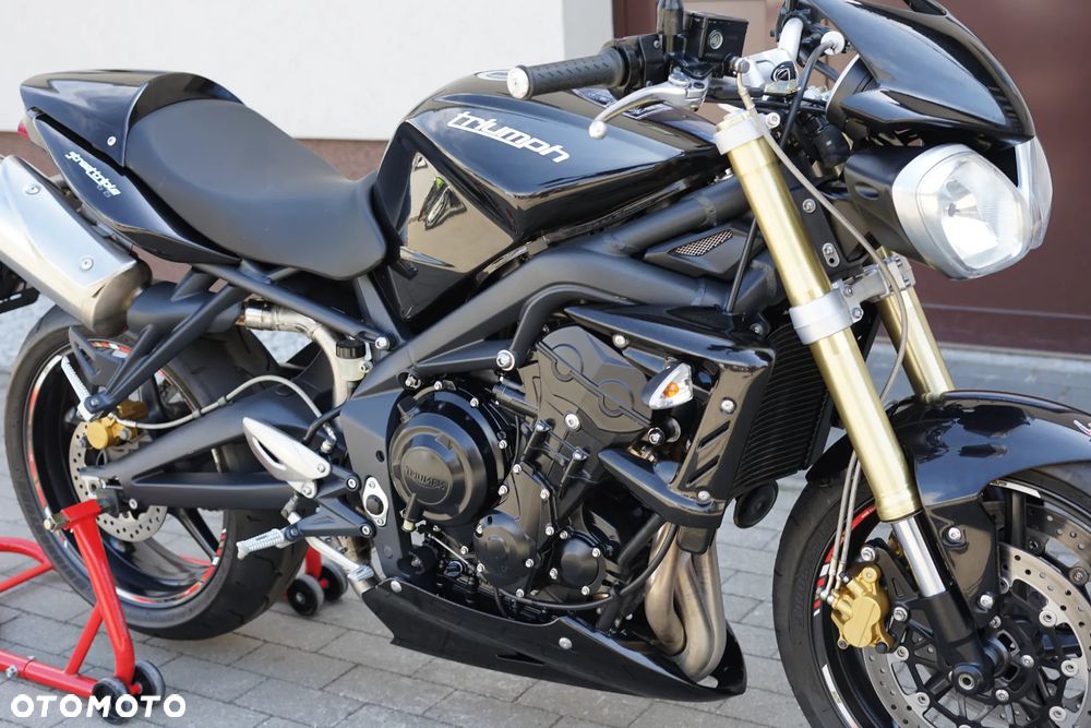 Triumph Street Triple - 12