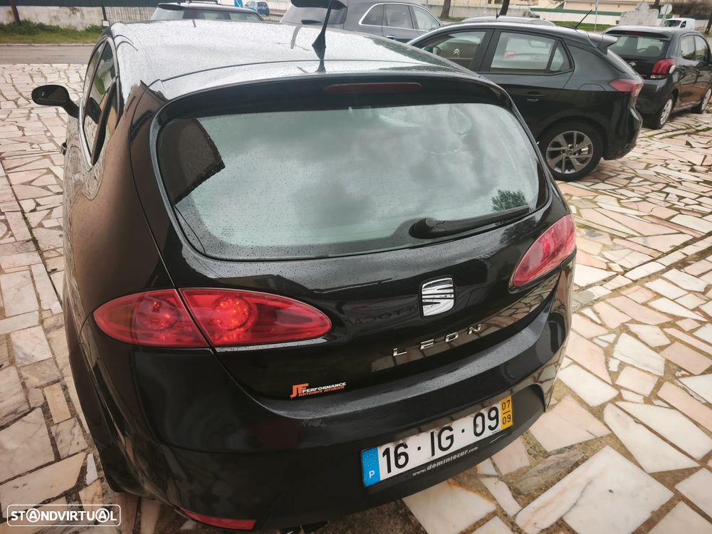 SEAT Leon 2.0 TDI DPF FR - 29