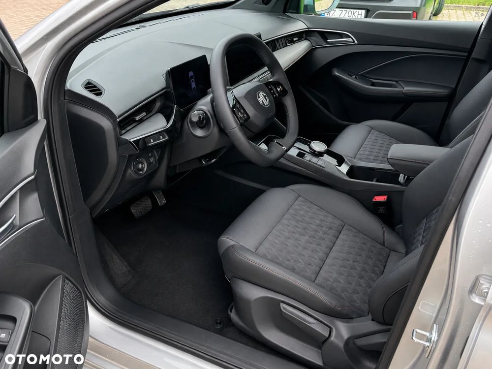 MG MG3 1.5 HEV+ Exclusive - 11