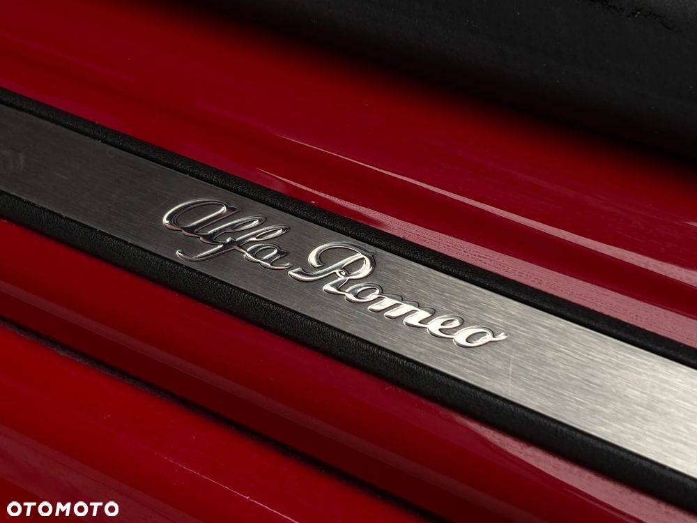 Alfa Romeo Stelvio - 12