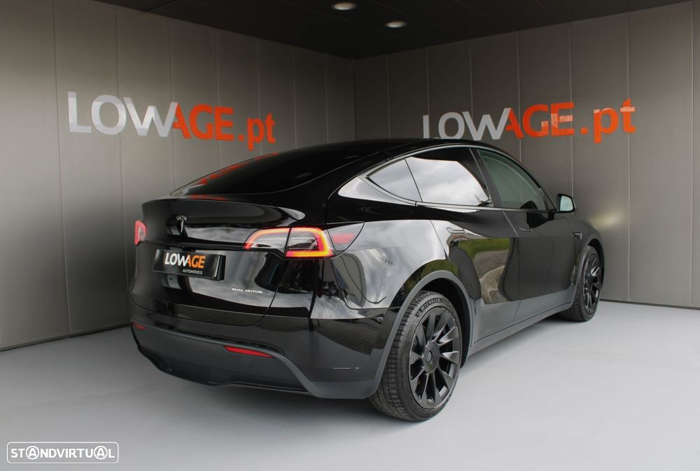 Tesla Model Y Long Range Dual Motor AWD - 22