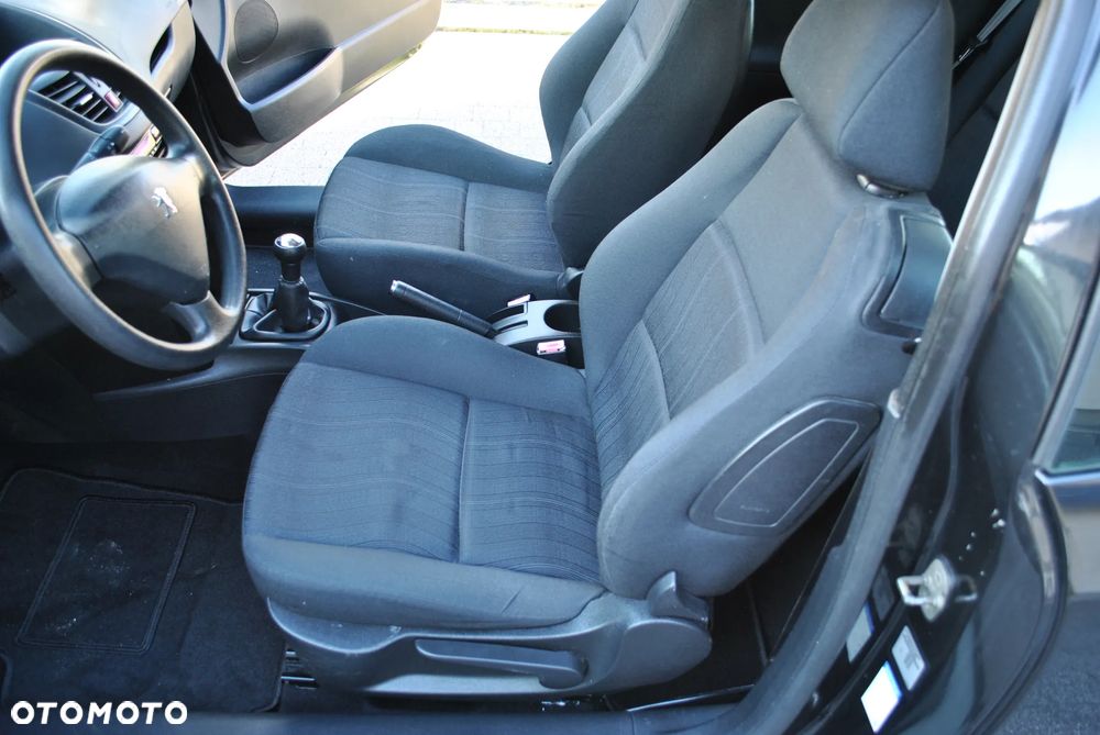 Peugeot 207 1.4 Trendy - 6