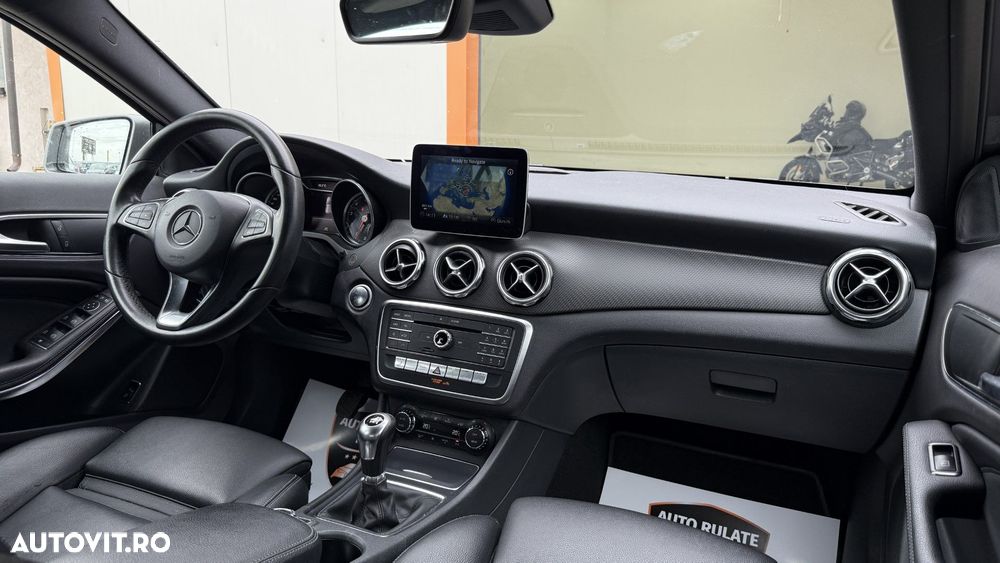 Mercedes-Benz GLA - 13