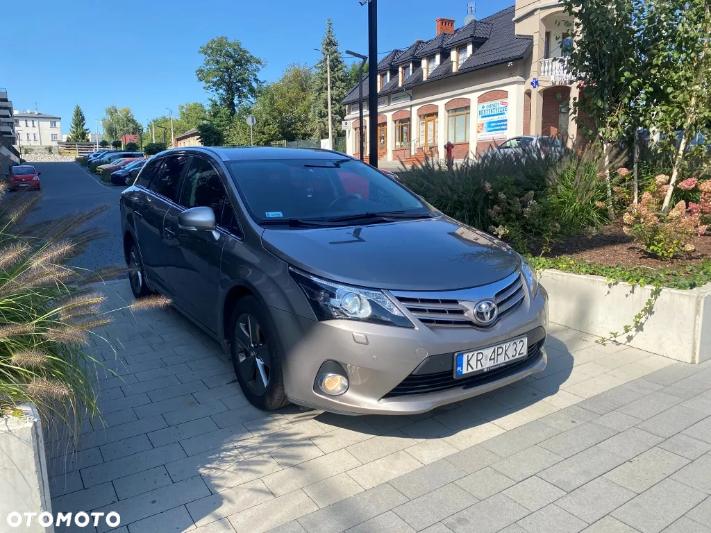 Toyota Avensis 2.0 D-4D Premium - 5