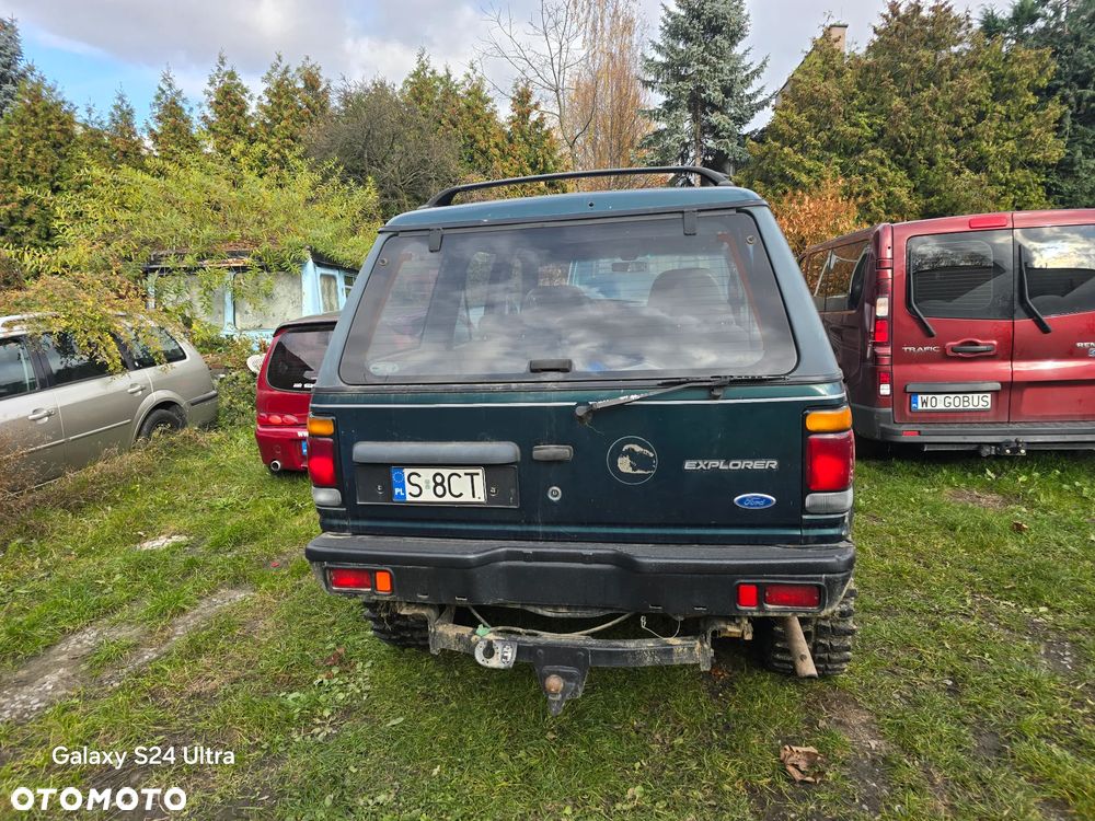 Ford Explorer Standard - 4