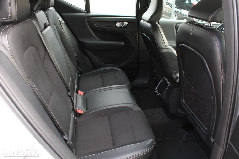 Volvo XC 40 2.0 D3 Momentum Plus - 12