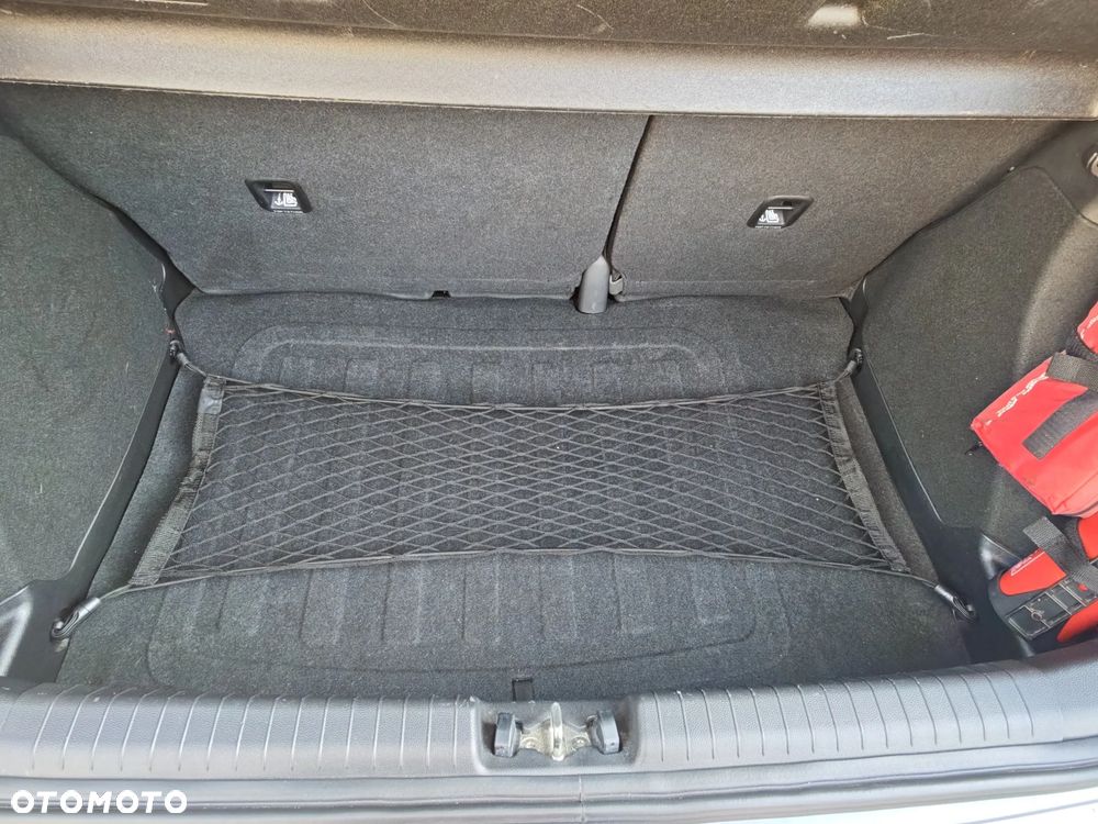 Hyundai i20 1.4 Premium - 12