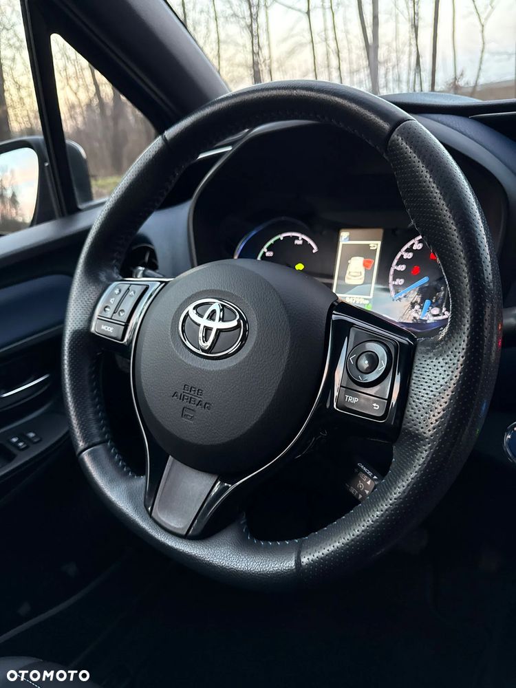 Toyota Yaris Hybrid 100 Selection Passion - 9