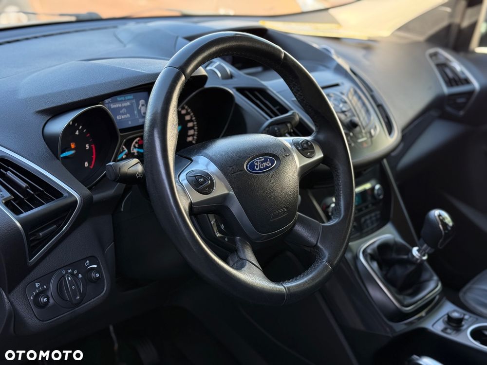 Ford Kuga 2.0 TDCi 2x4 Titanium - 18