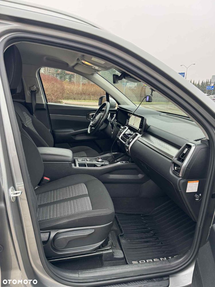 Kia Sorento 1.6 T-GDI HEV M 7os - 11