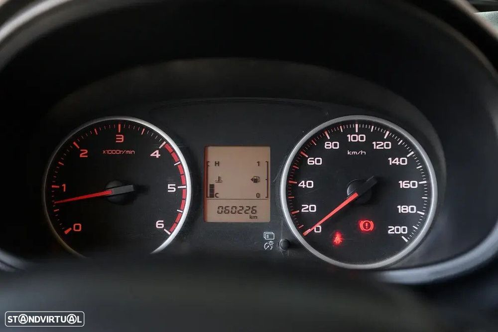 Mitsubishi L200 - 40