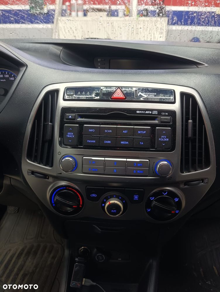 Hyundai i20 1.25 Classic + - 13
