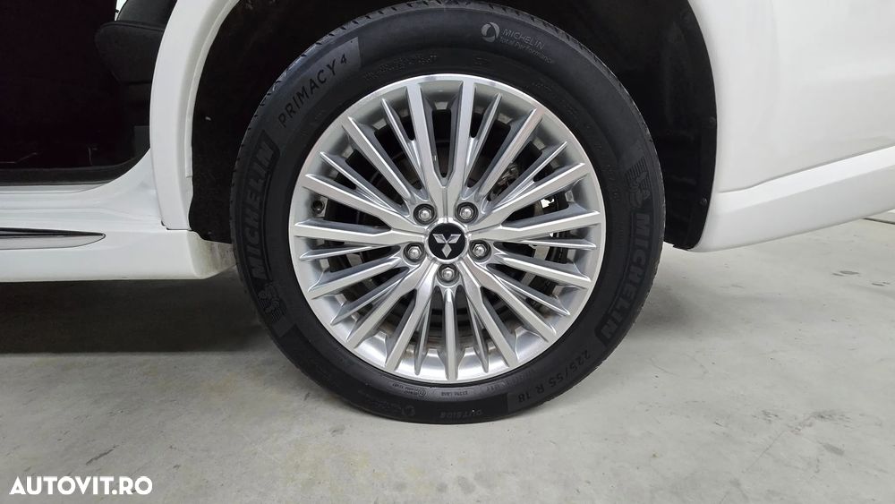 Mitsubishi Outlander PHEV 2.4 L 4X4 Intense - 18