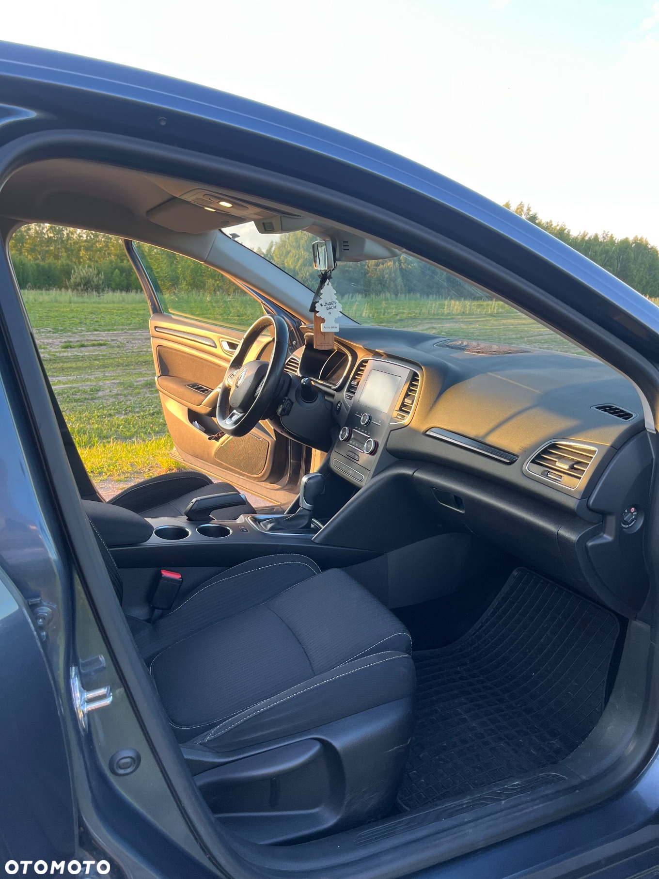 Renault Megane 1.5 dCi Zen EDC - 11