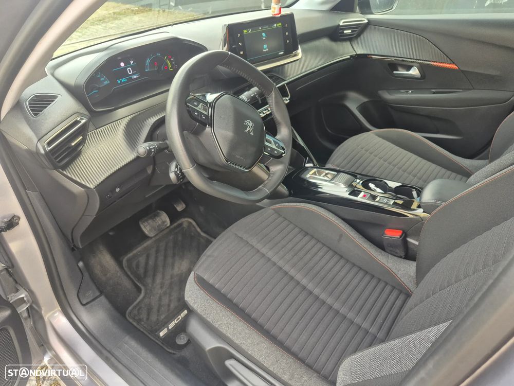 Peugeot e-208 - 9