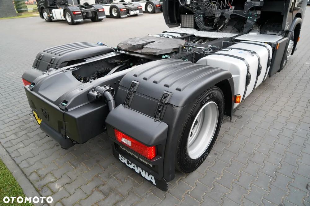 Scania S 500 / RETARDER / LOW DECK / MEGA / BAKI 1 400 L / KLIMA POSTOJOWA / PO ZŁOTYM KONTRAKCIE SERWISOWYM / - 16