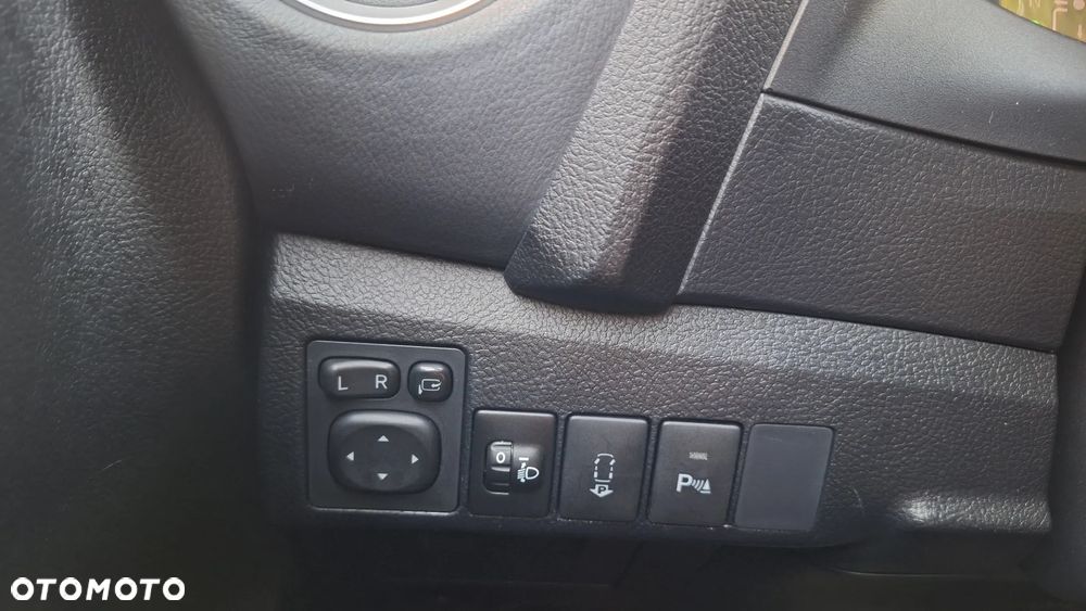 Toyota Auris 1.8 HSD Luna - 27