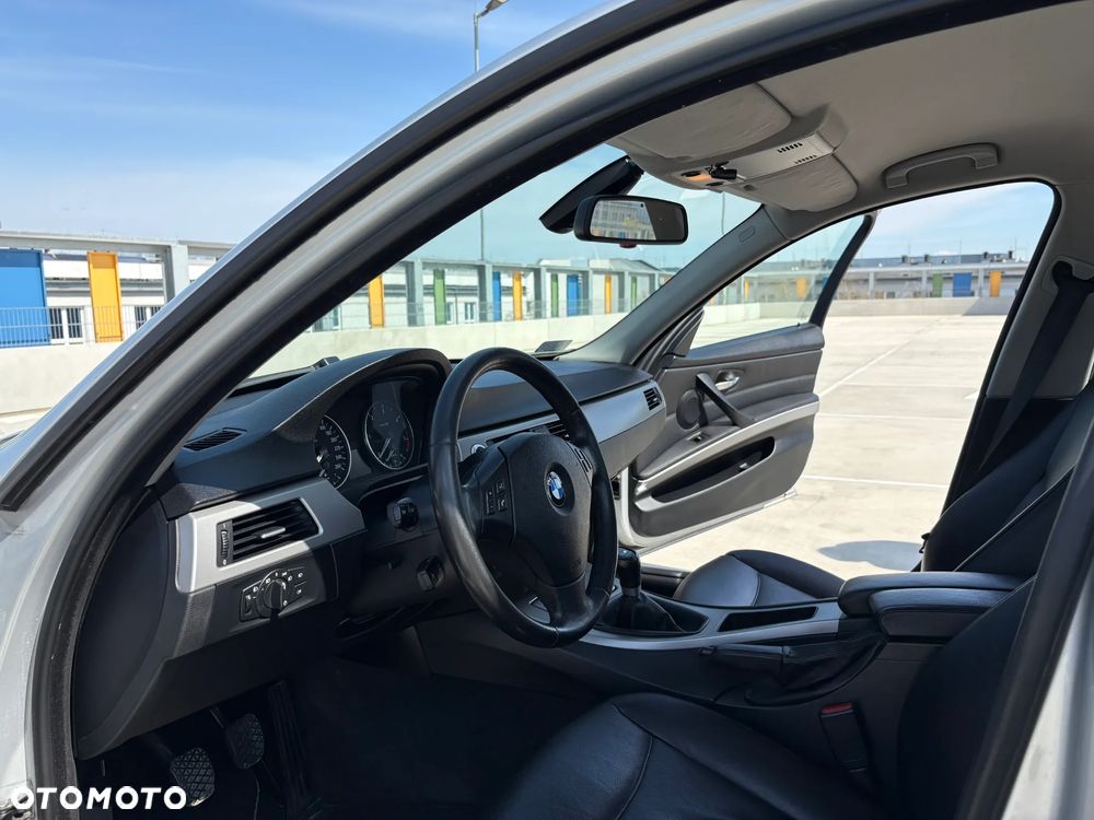 BMW Seria 3 320d - 22