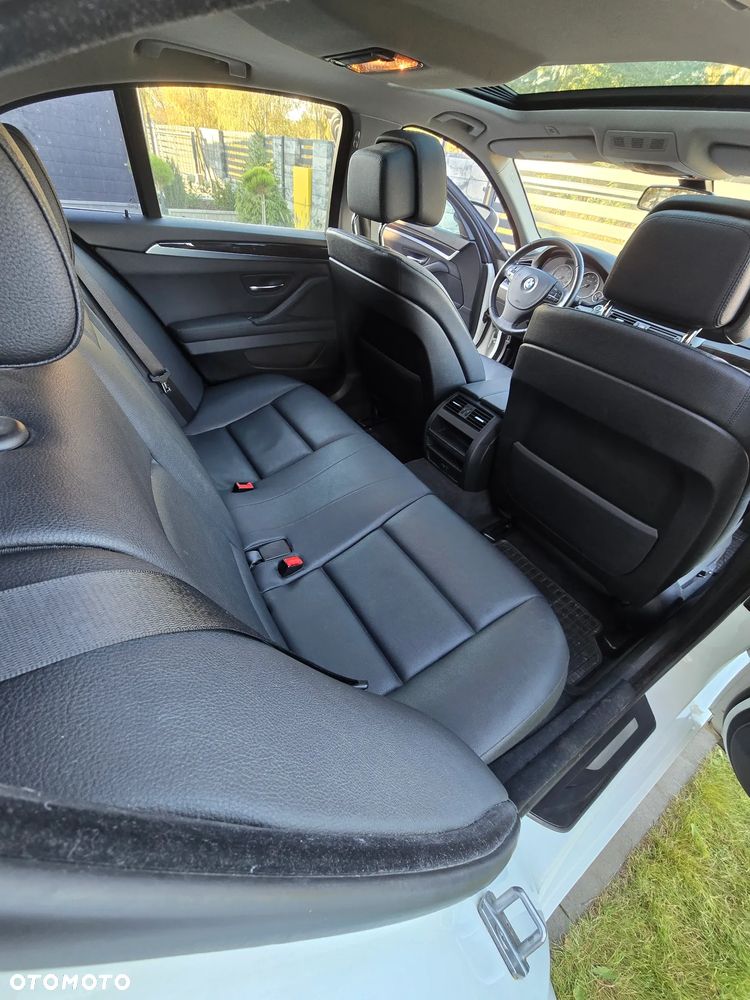 BMW Seria 5 528i - 6