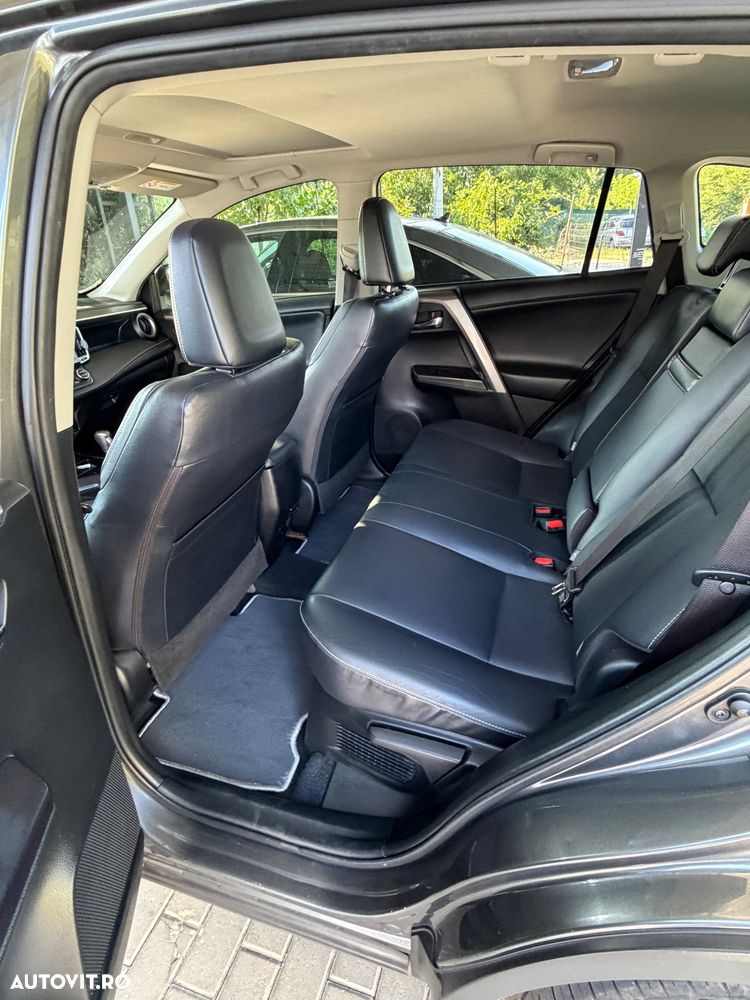 Toyota RAV4 2.5 VVT-i 4x4 Luxury - 12