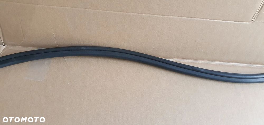 Uszczelka drzwi prawy przód przednia prawa Audi A4 B8 8K0831721E - 2