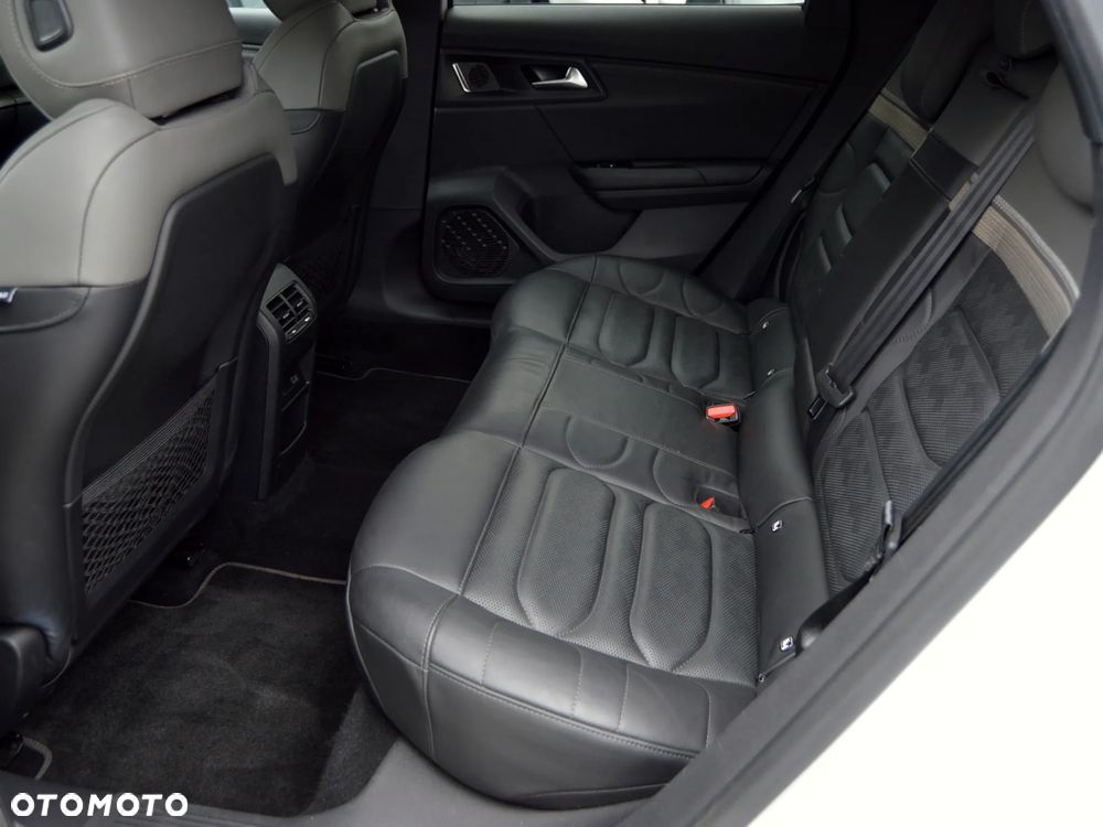 Citroën C5X 1.6 PureTech Shine Pack EAT8 - 9