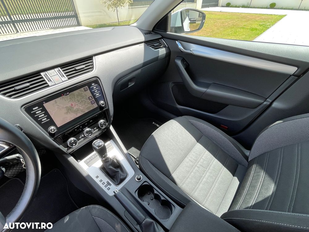 Skoda Octavia 1.6 TDI DSG Style - 33